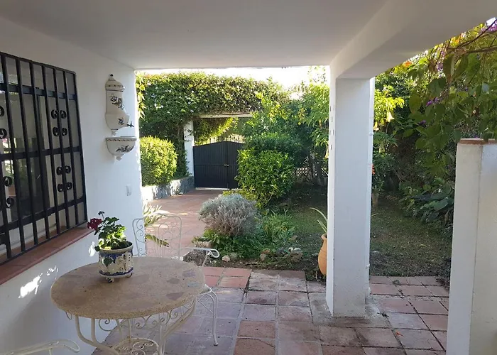 Bonita En Casa Palomas