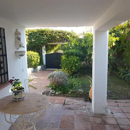 Bonita En Casa Palomas