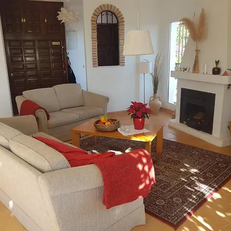 Bonita En Casa Palomas