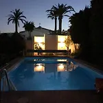 Bonita En Casa Palomas